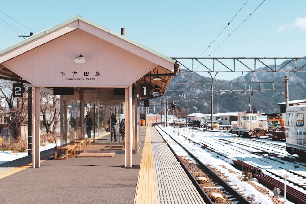 駅と電車のイメージ