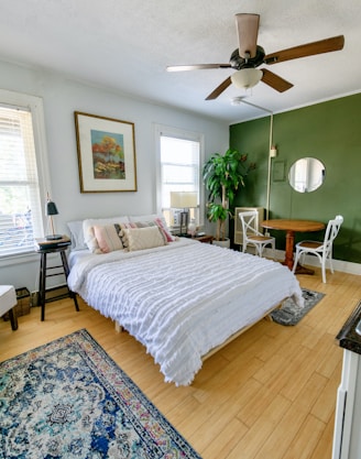 Chambre airbnb/booking propre et décorée avec soin
