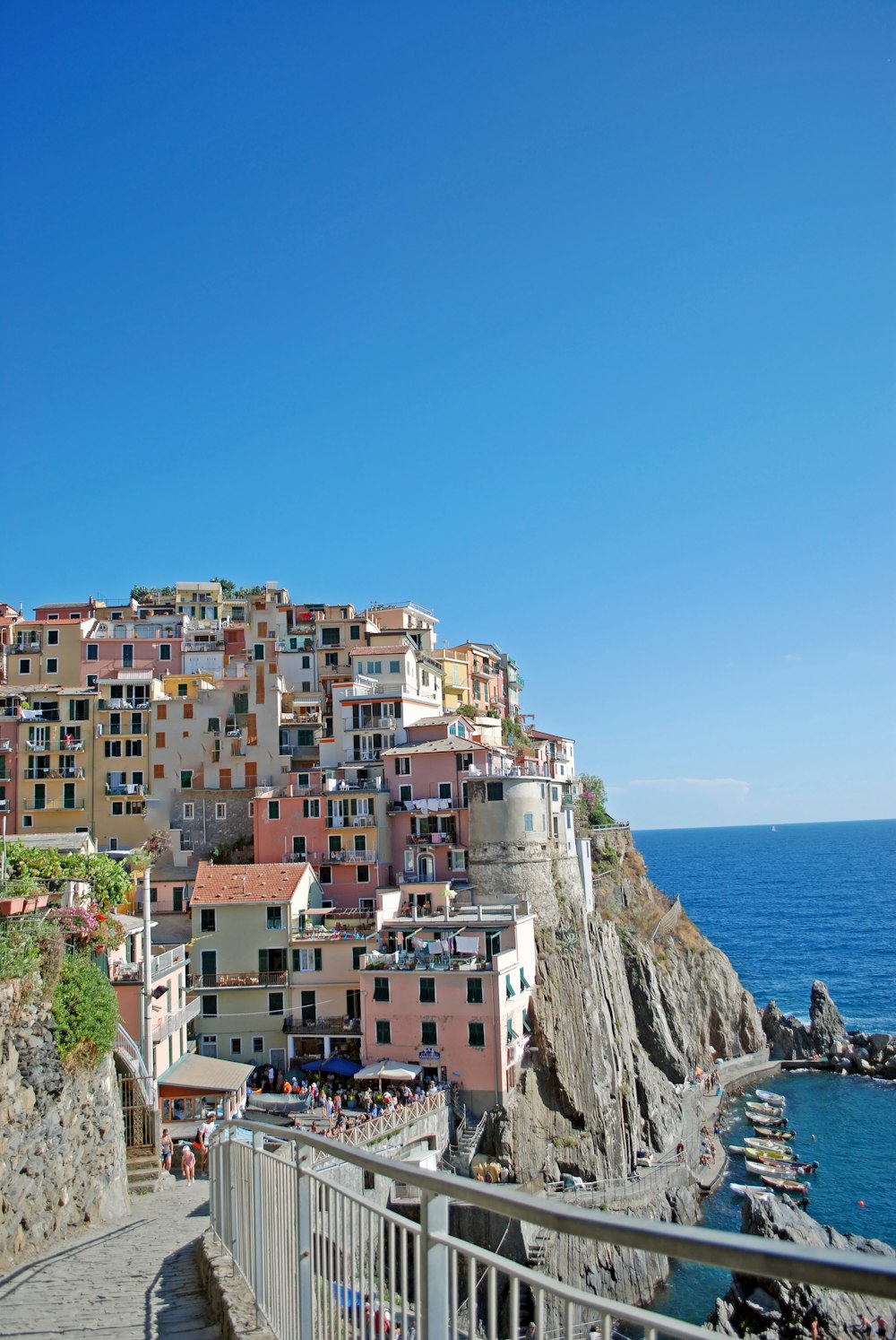 houses near body of water during daytime