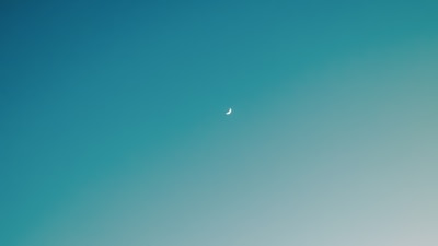 airplane in the sky during daytime