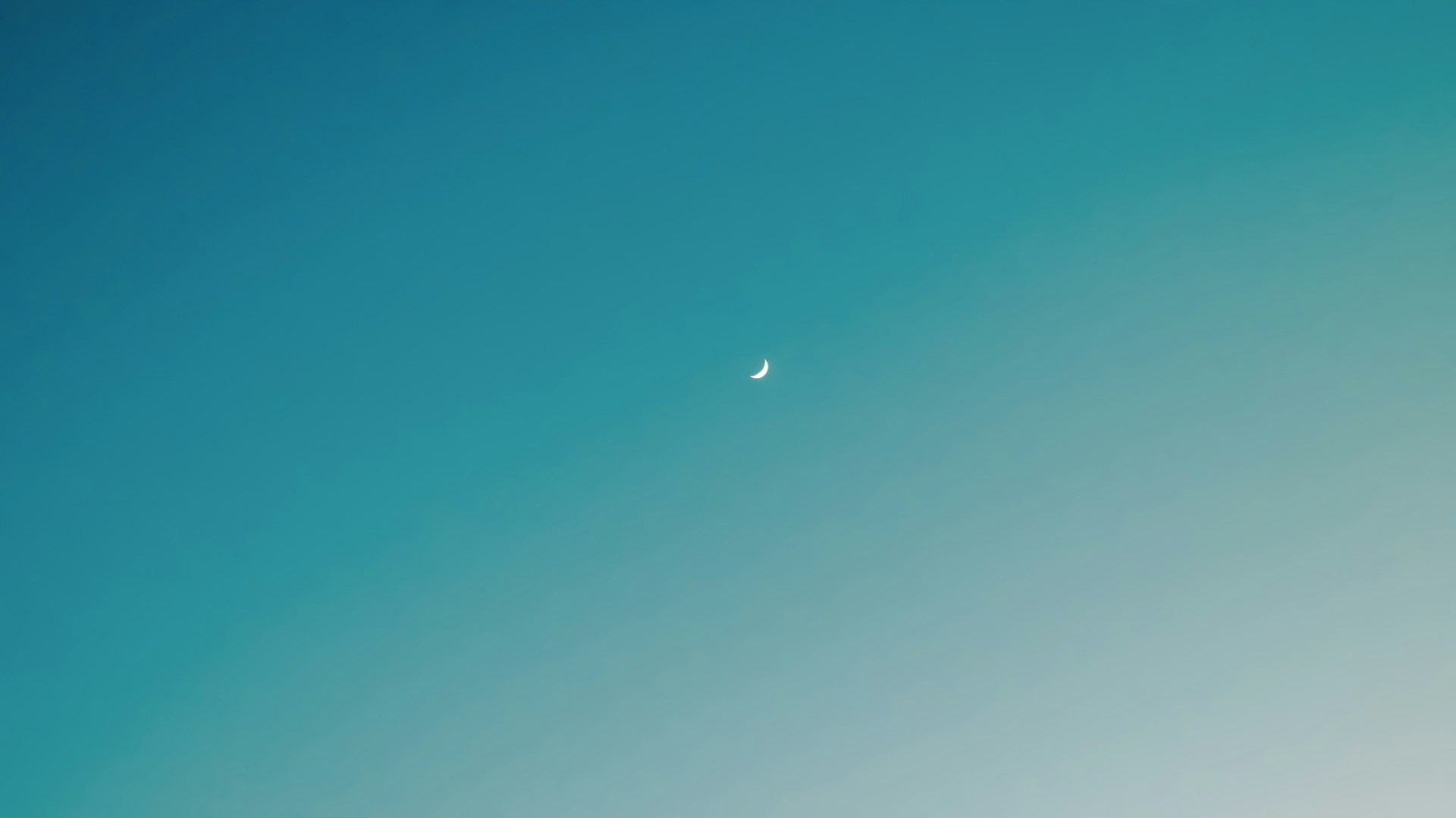 airplane in the sky during daytime