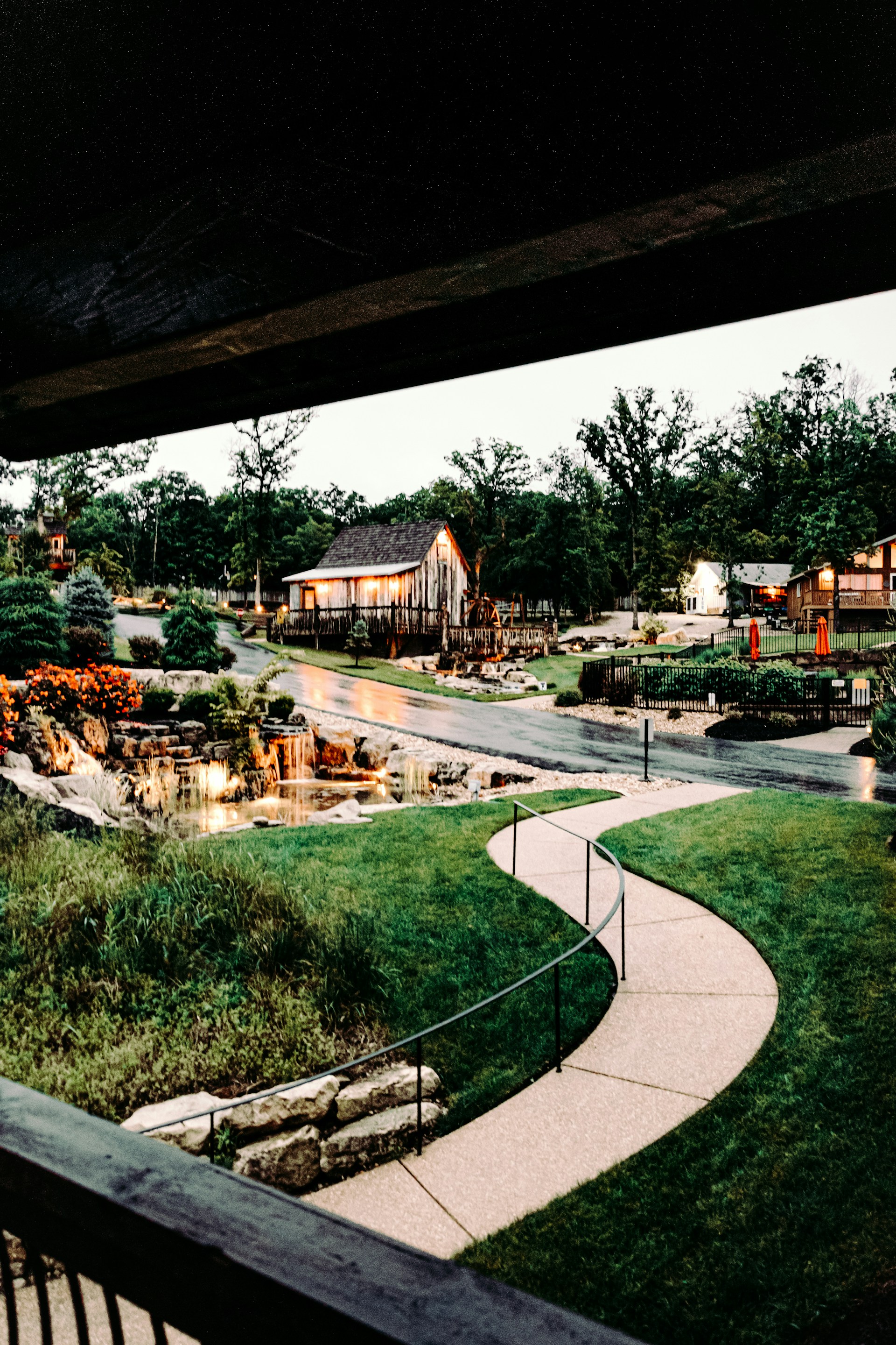 black and white bed linen