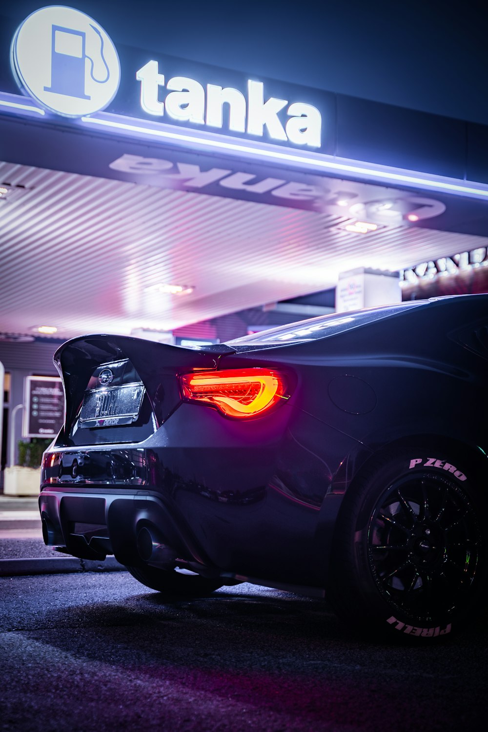 Black and red engine bay photo – Free Brz Image on Unsplash