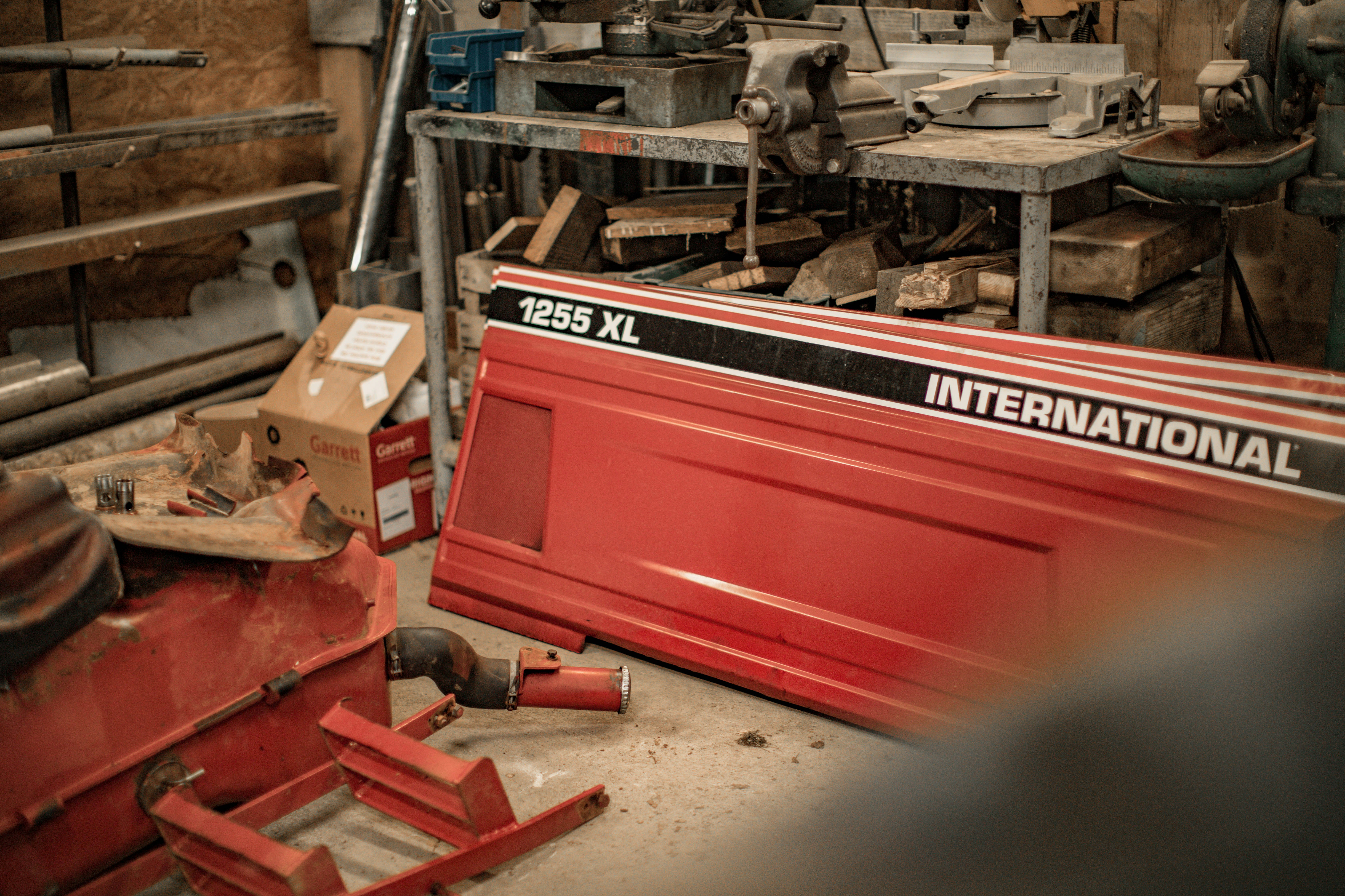 Wheel alignment and balancing equipment