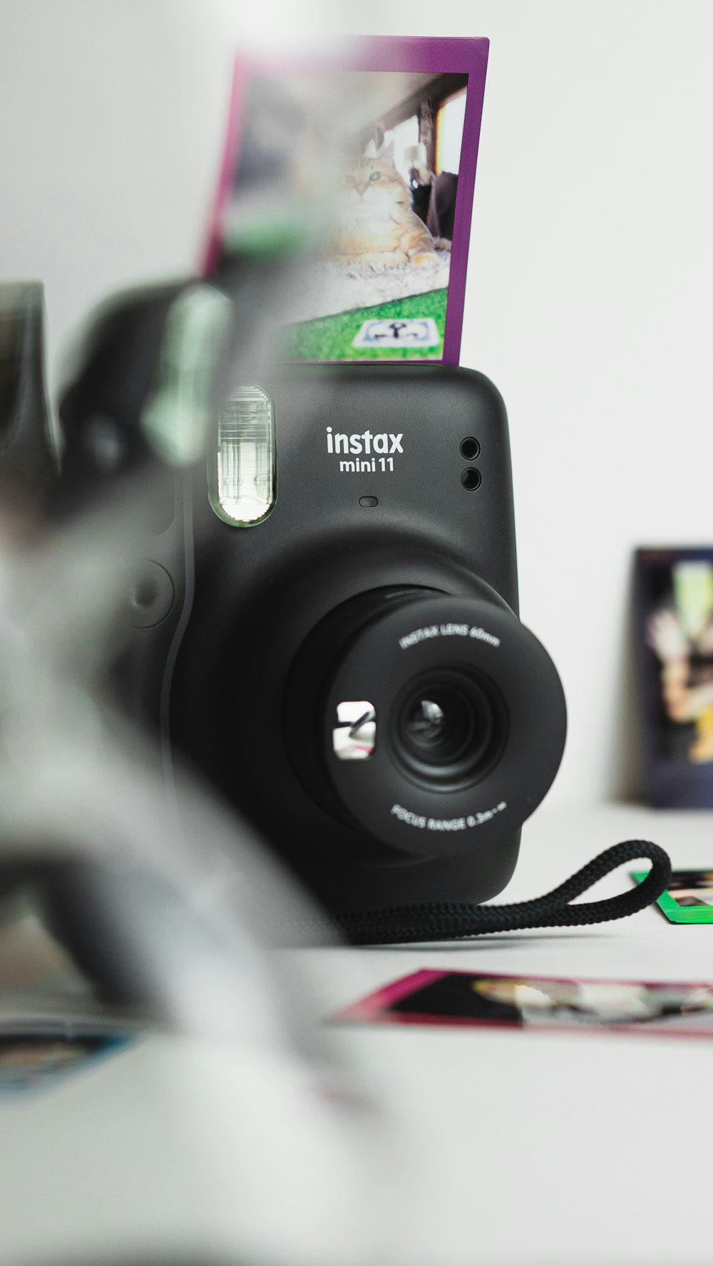 CAMARA INSTANTANEA INSTAX MINI 11 GRIS (CHARCOAL GREY)