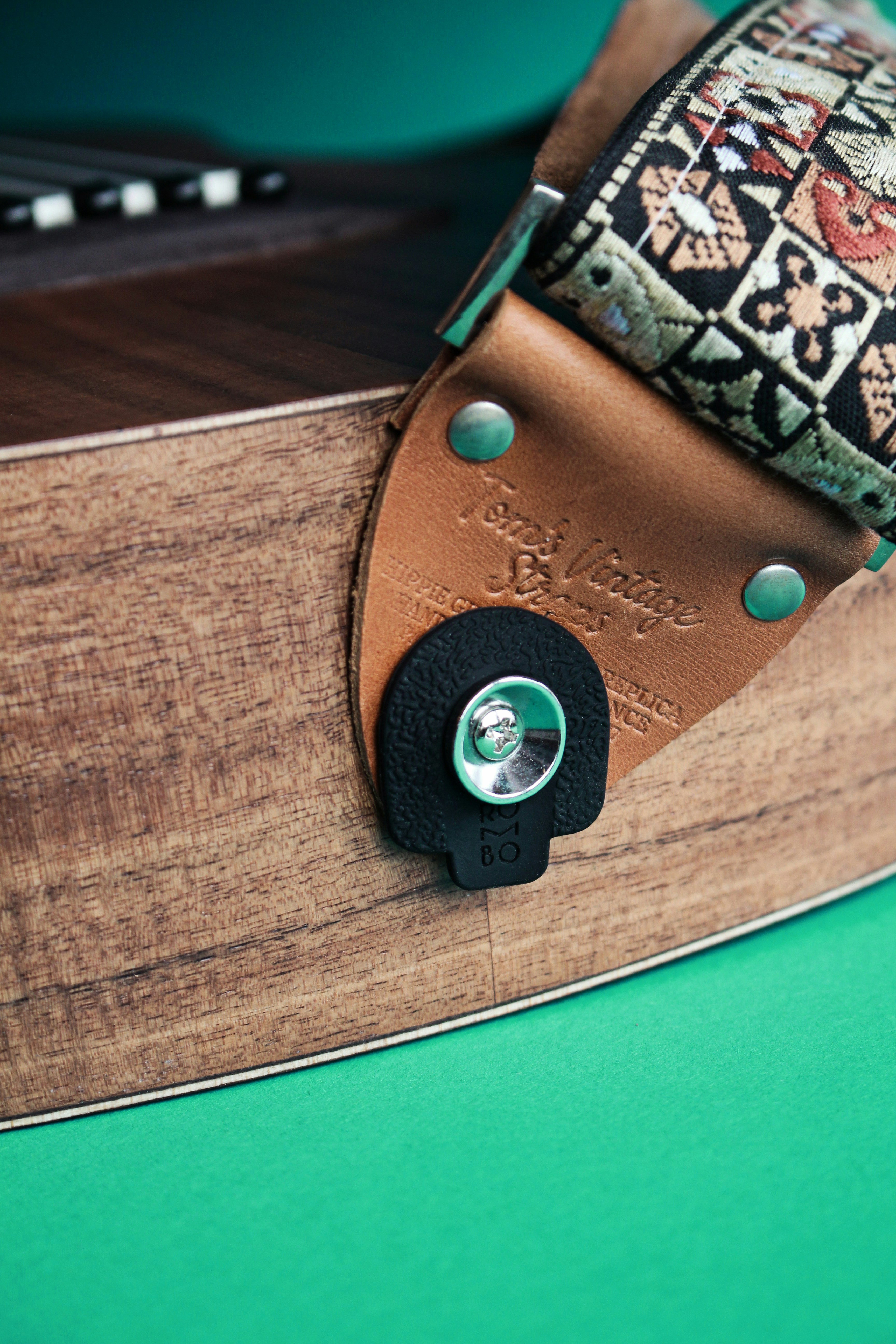 브라운 & 그린 가죽 케이스