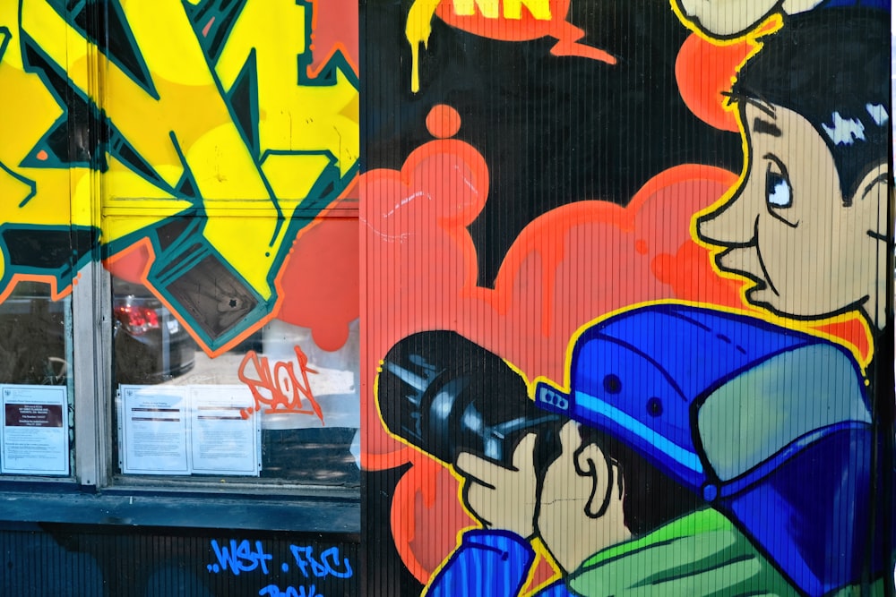 rot-gelb-blaue und grüne Graffiti