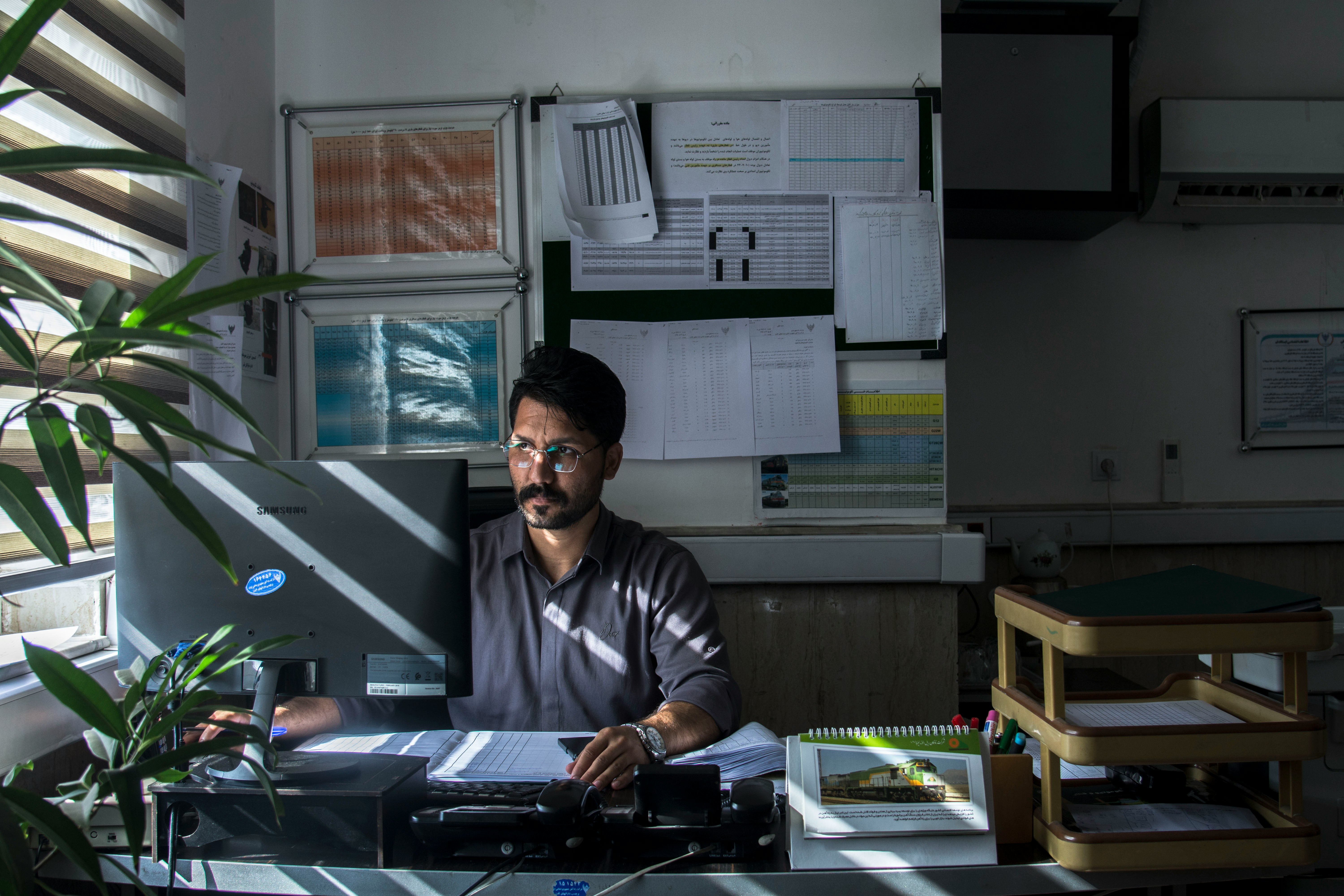 Billions Spent on Software, Yet Employees Are Still Copy-Pasting: The Manual Data Crisis Inside America's Largest Enterprises