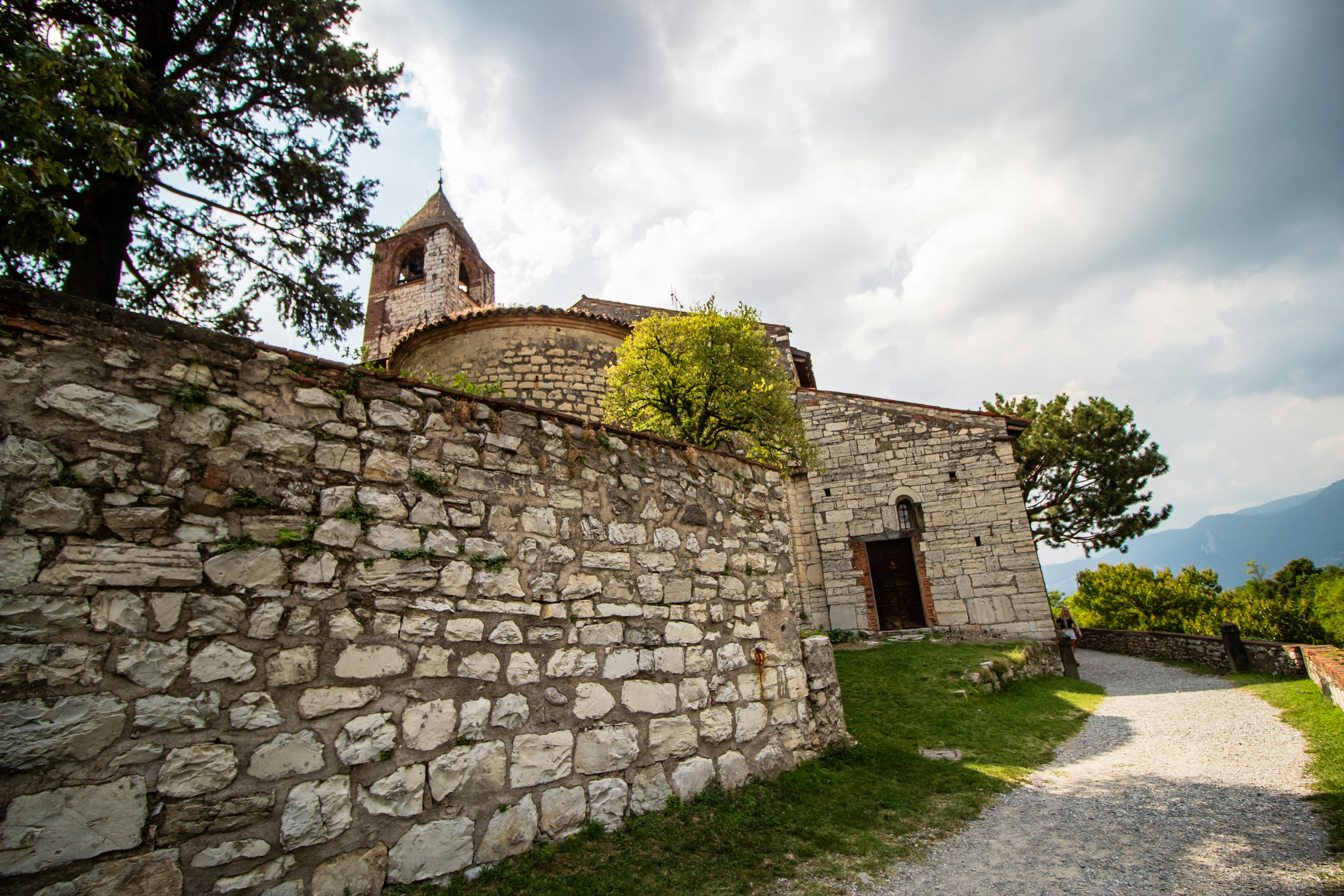 Photo by photoroutes