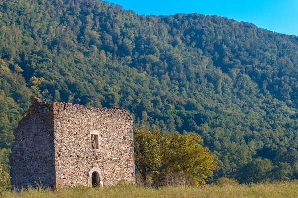 Cascina Weather Guide: Ideal Seasons and Months to Visit