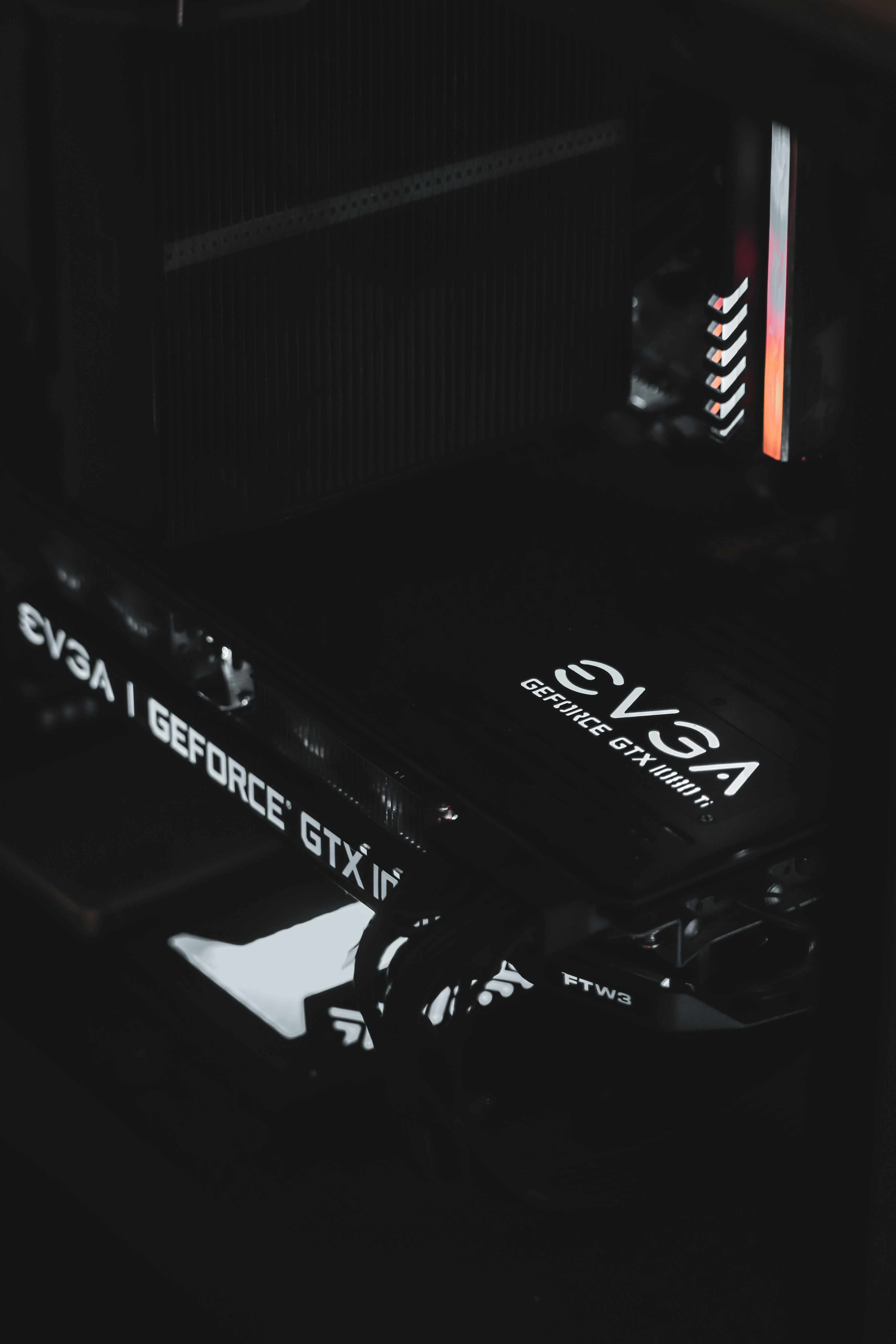 Black and white lenovo laptop photo Free Grey Image on Unsplash