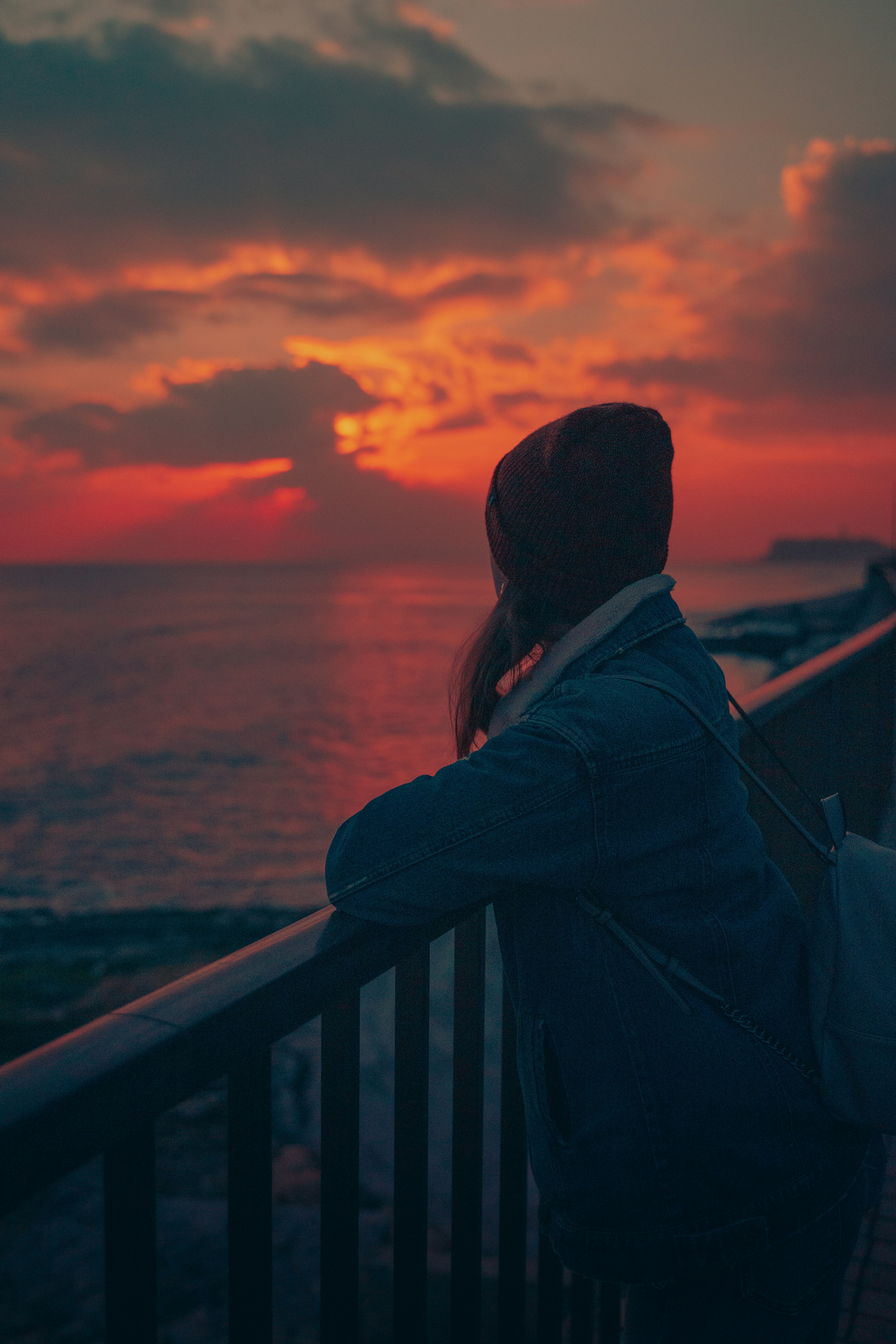 Stunning Sunset Girl Pictures Hd Download Free Images On Unsplash