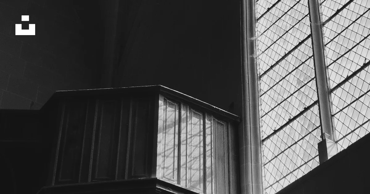 Window Map Greyscale Grayscale photo of glass window photo – Free Rigny-ussé Image on Unsplash