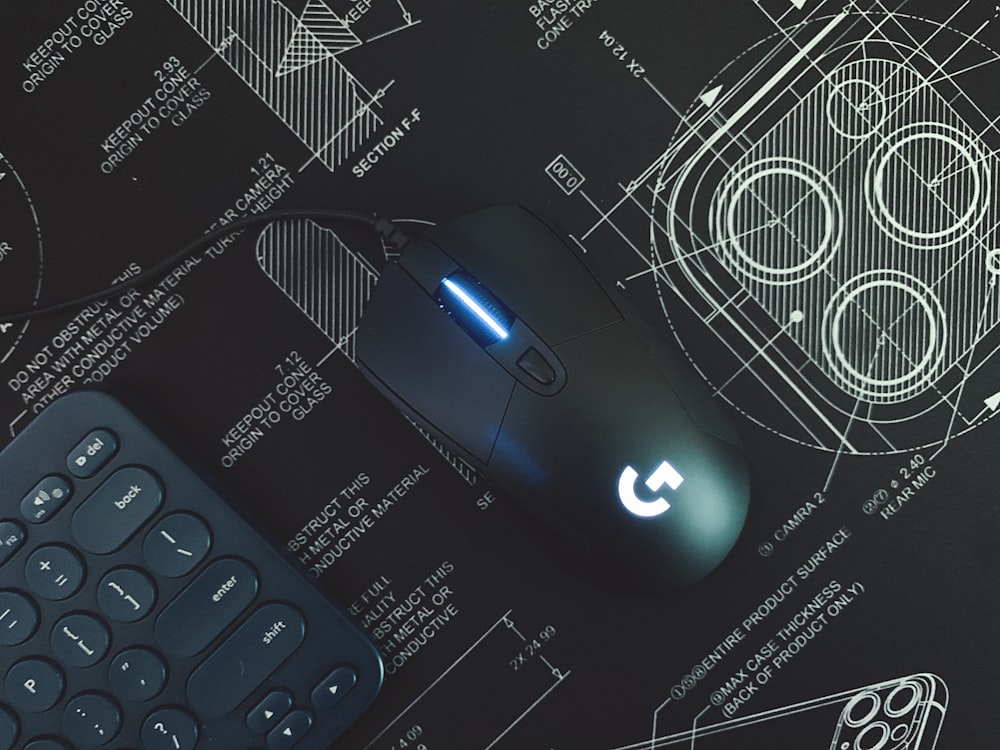 black and blue cordless computer mouse