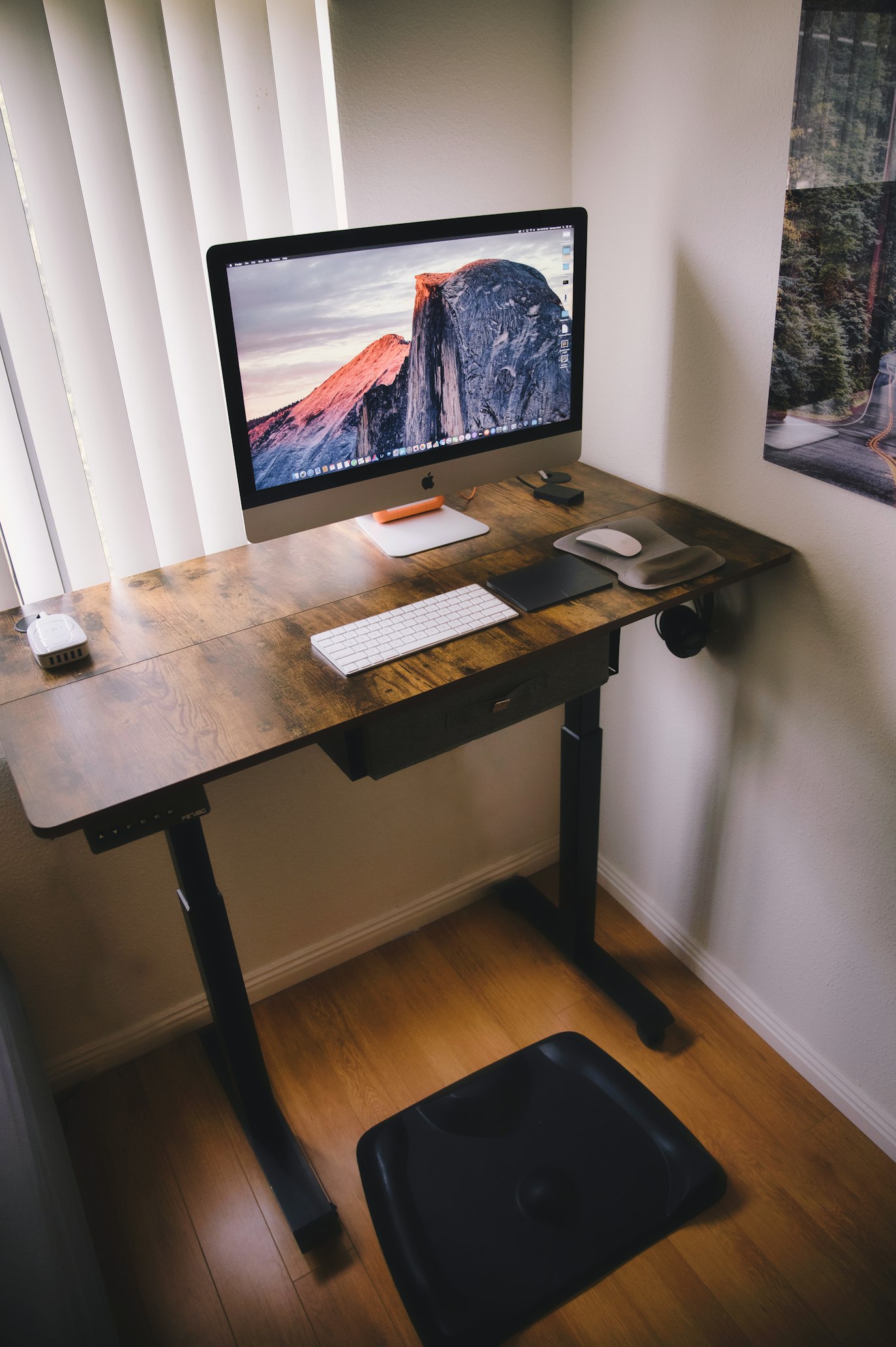 Optimal monitor and keyboard placement for standing desks
