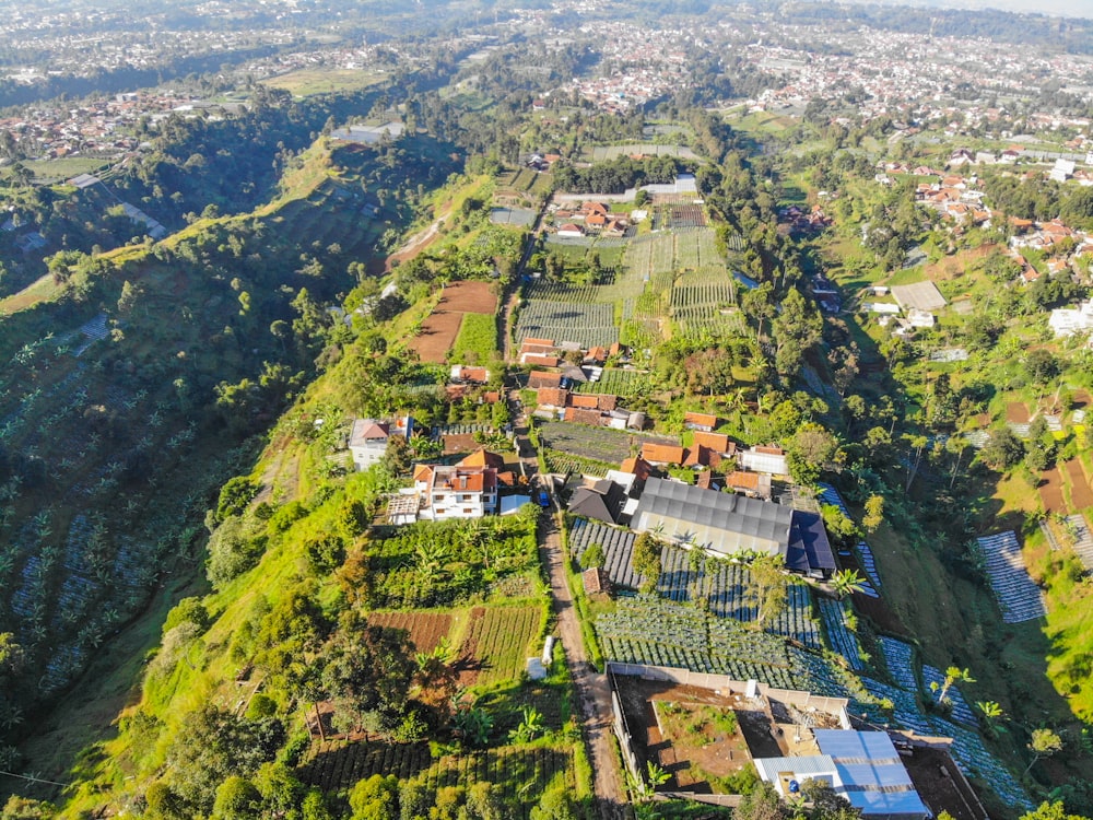 Vista aérea de los edificios de la ciudad durante el día