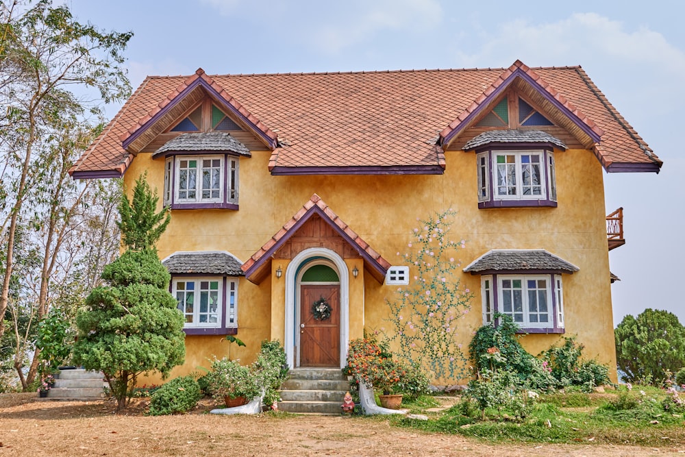 brown and beige concrete house