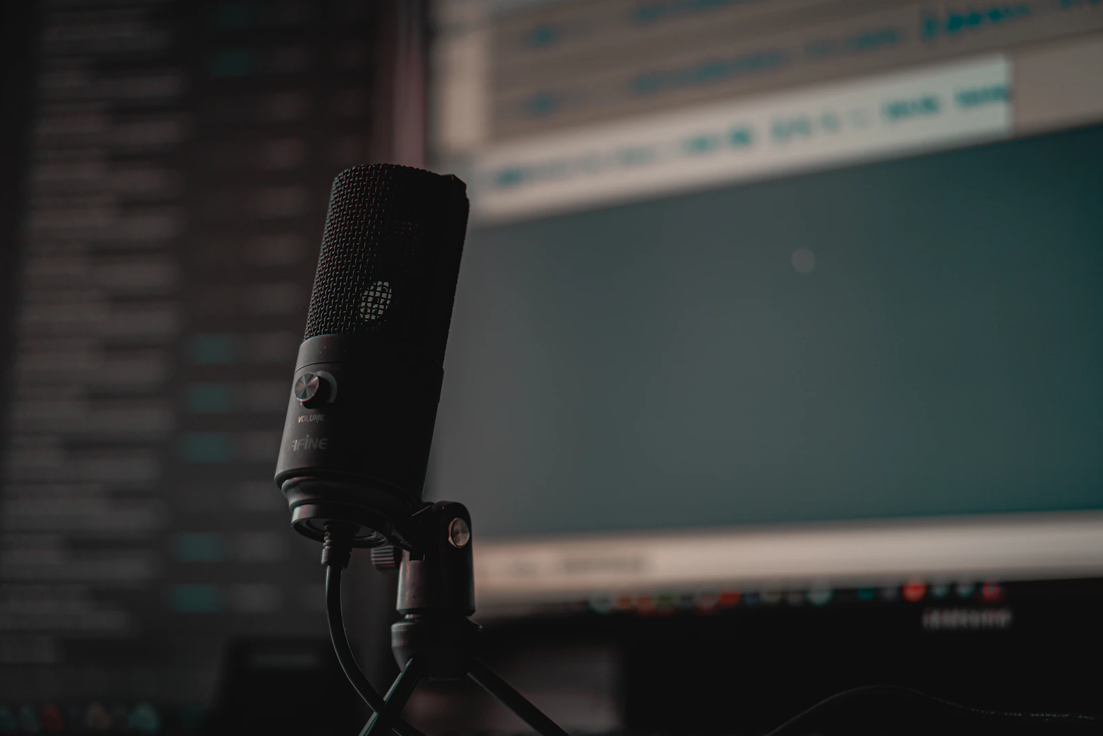 Your Content Doesn't Need a $300 Mic. Here's What the Price Actually Buys.