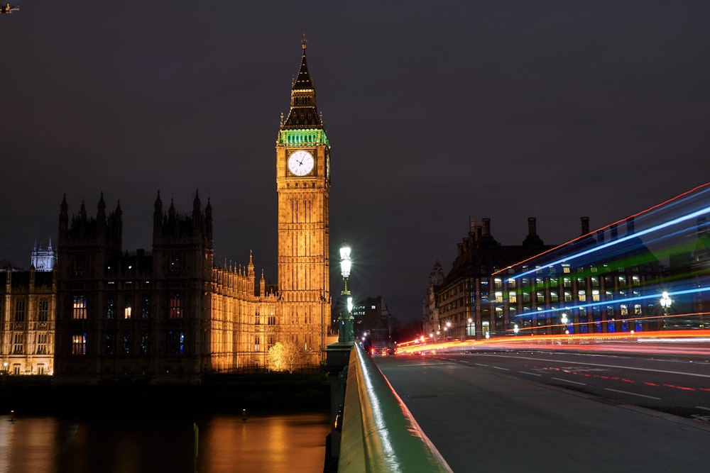Big Ben di Londra durante la notte