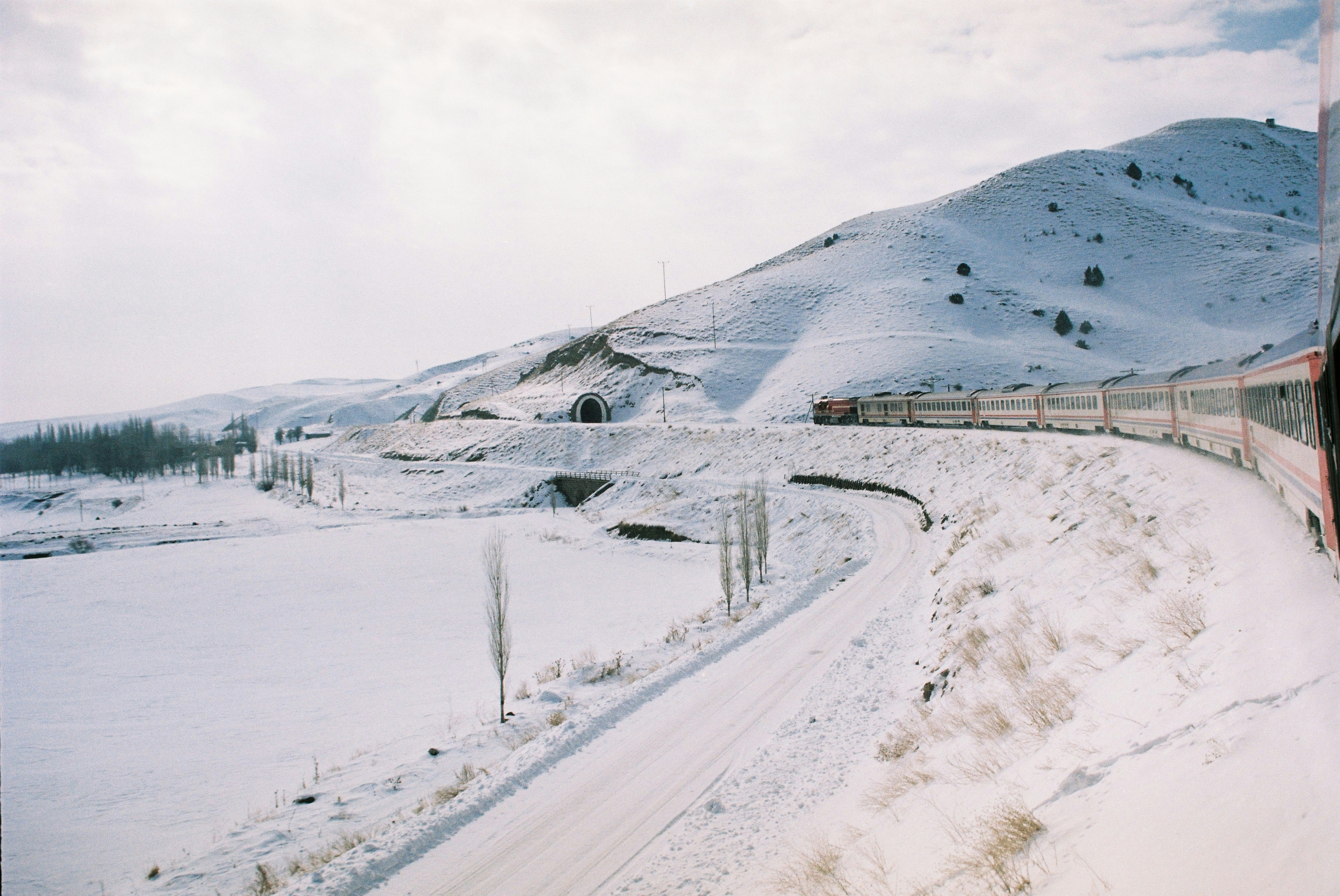 snow covered mountain during daytime, 