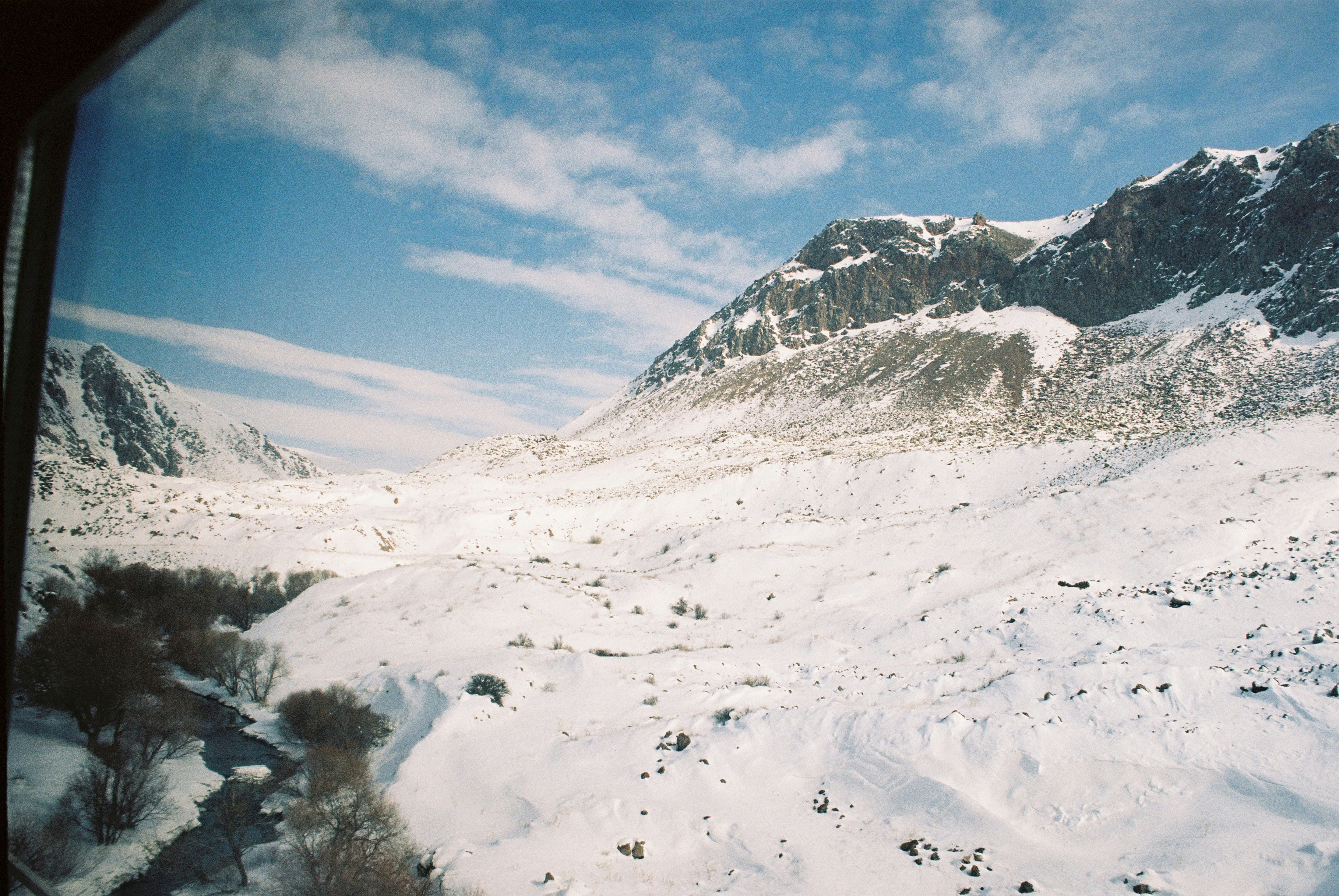 snow covered mountain under blue sky during daytime, 