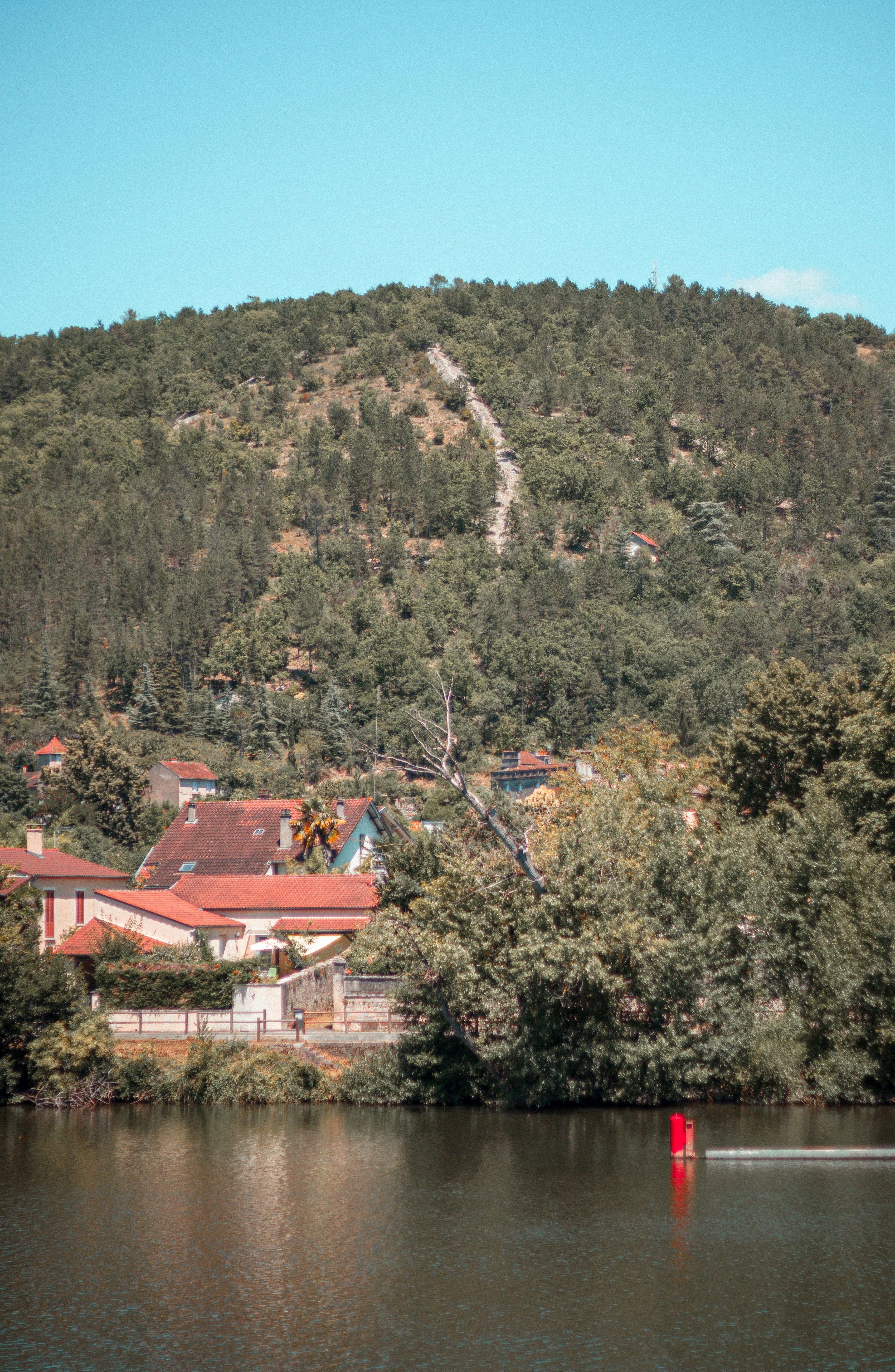 Photo by valentinlacoste