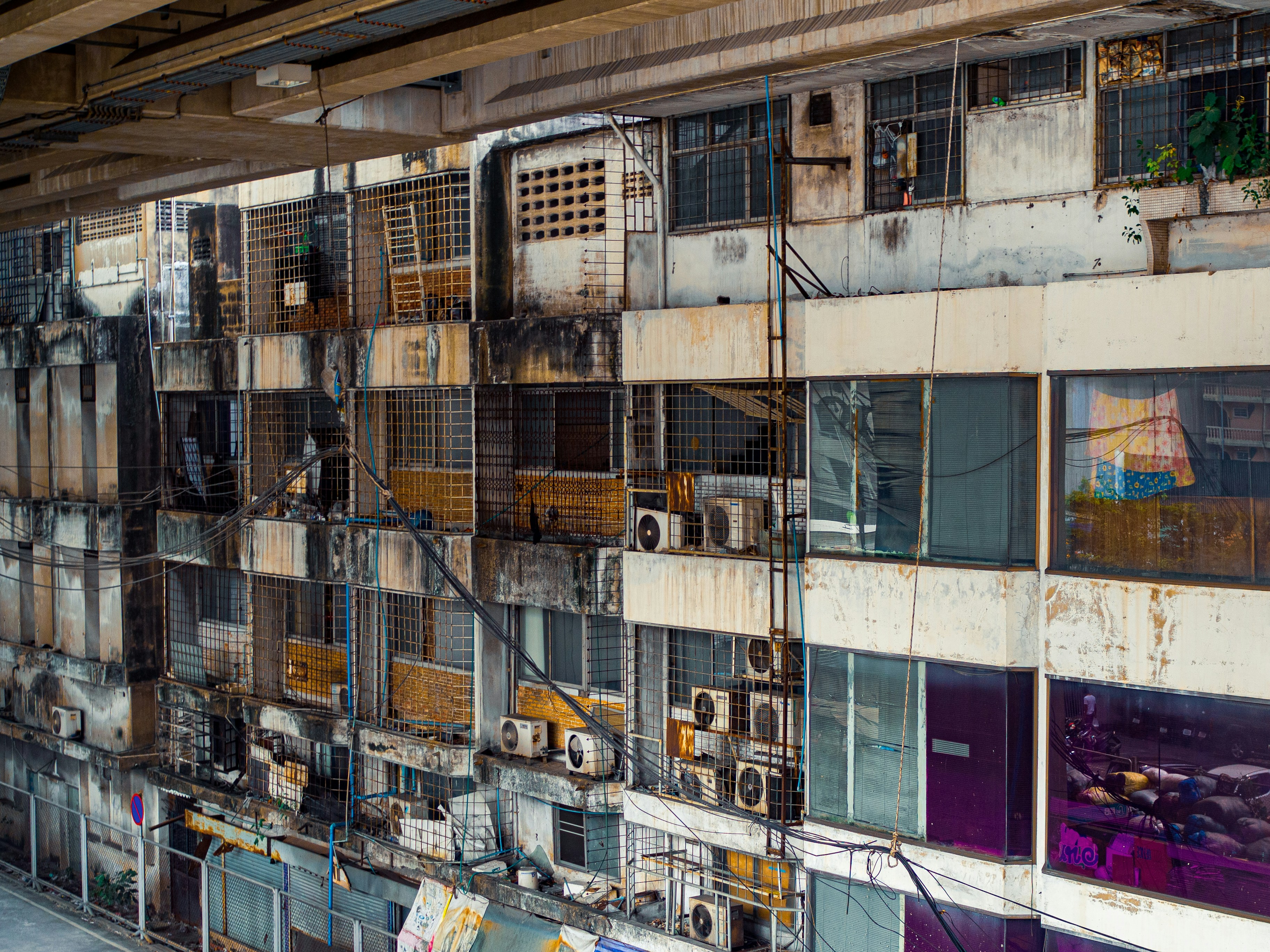 brown and white concrete building