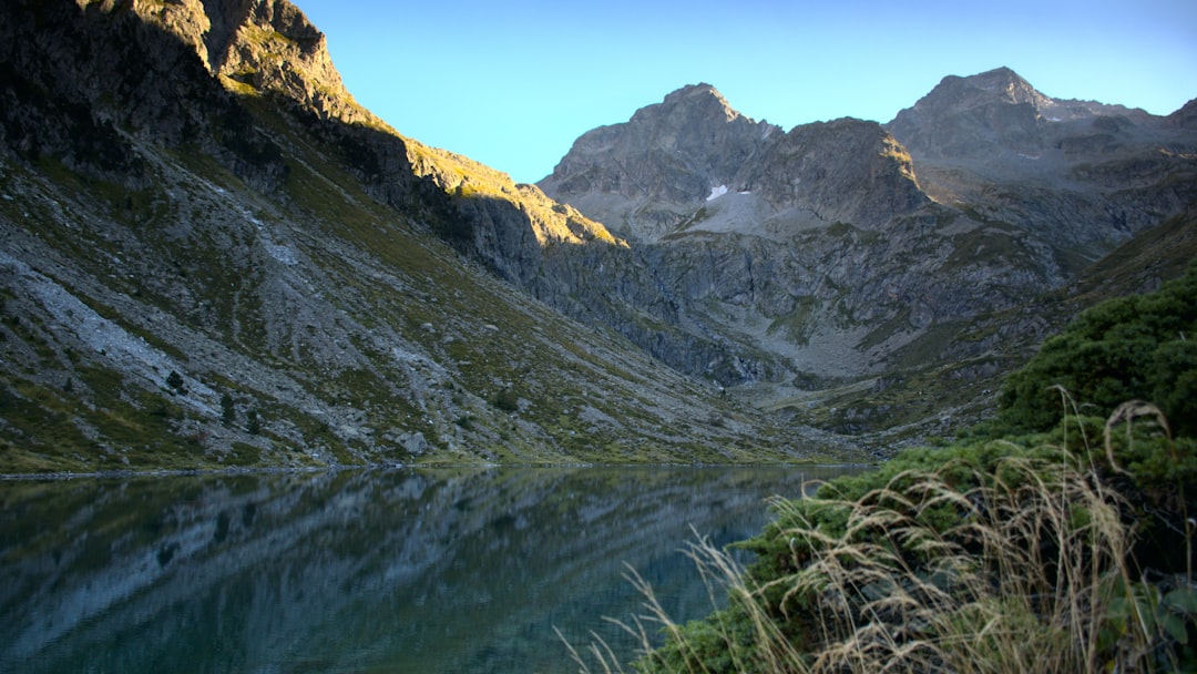 Mountain range photo spot Lac d'Estom Lac de Gaube