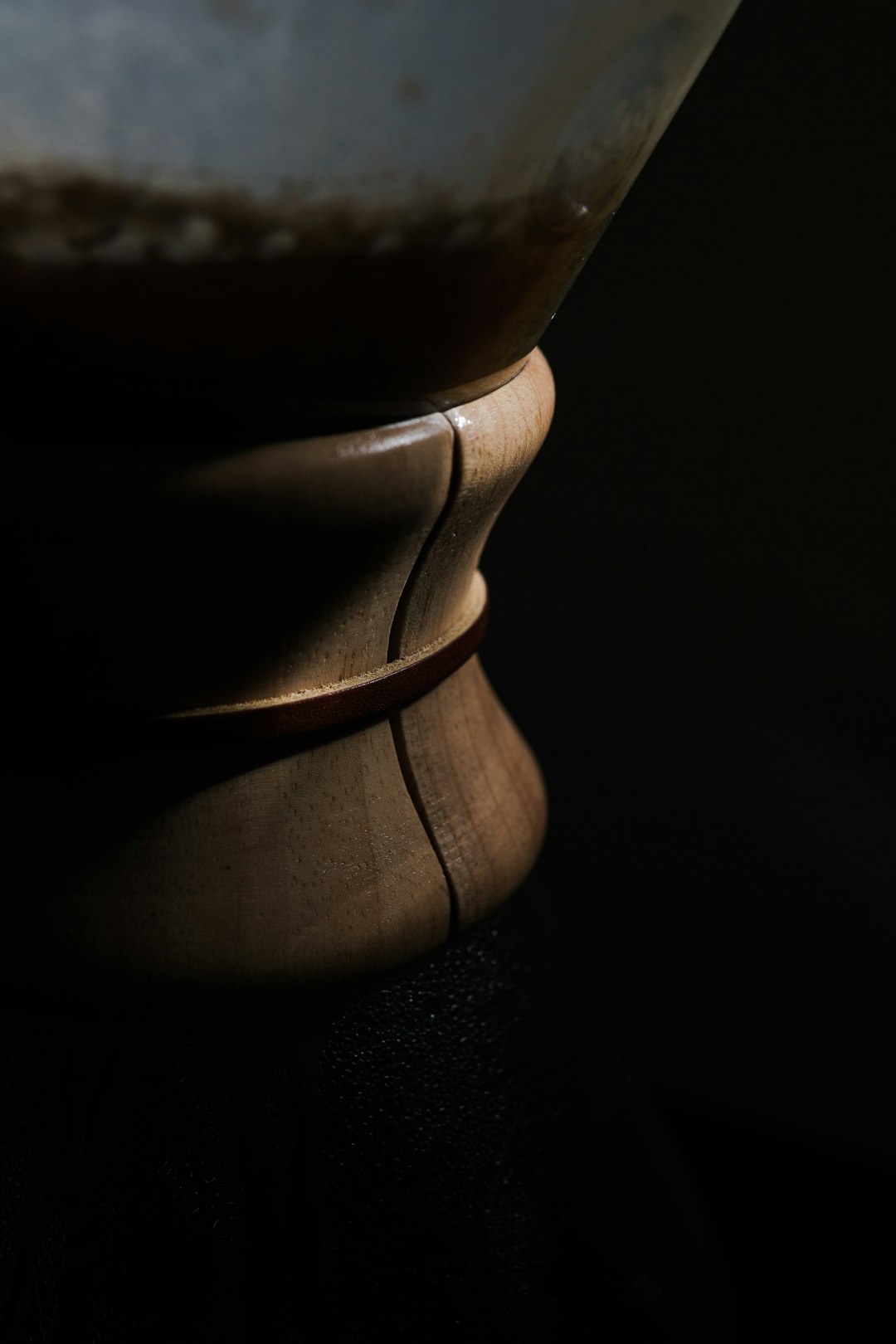 gray and brown ceramic vase