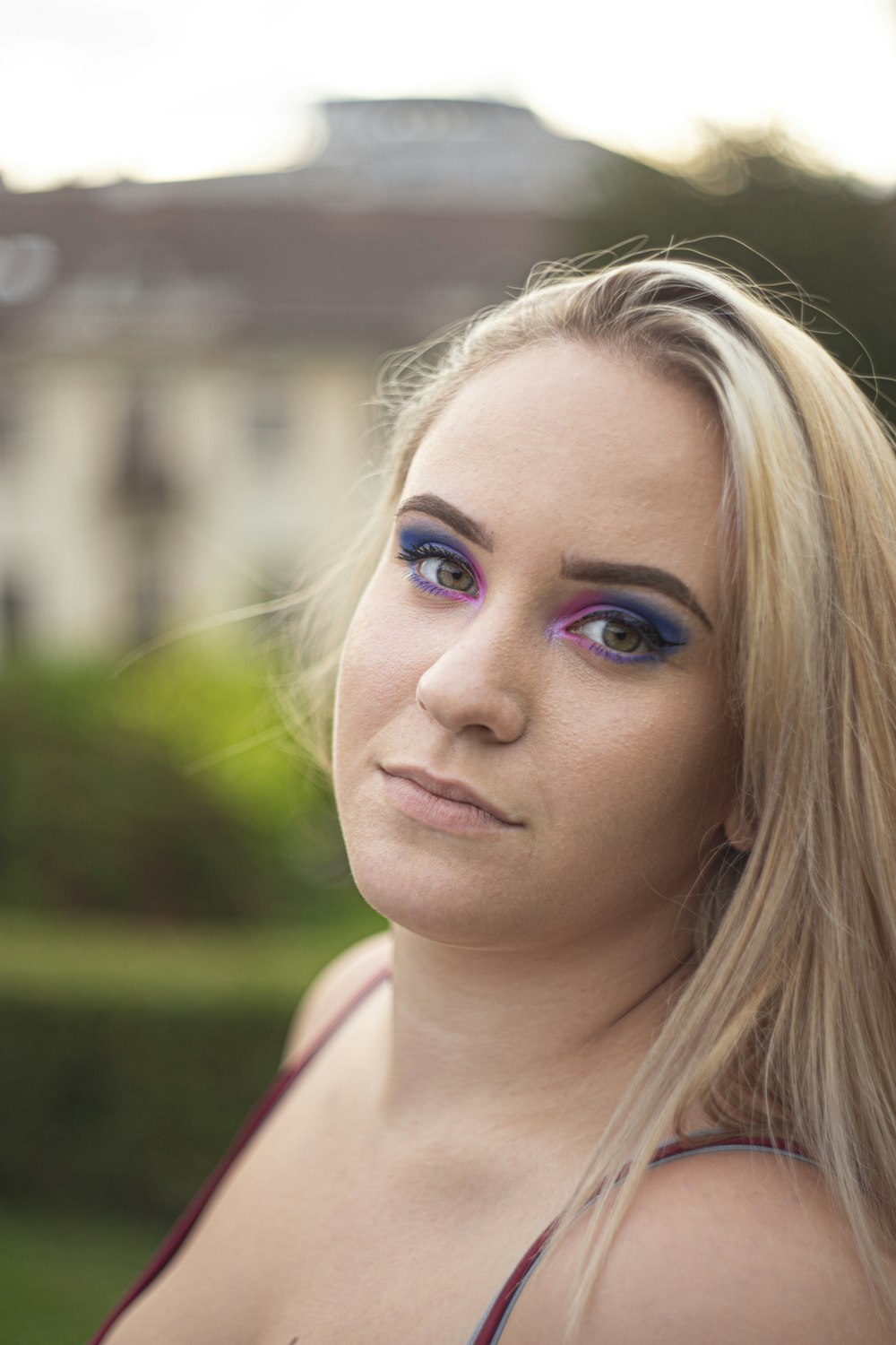 woman in pink tank top