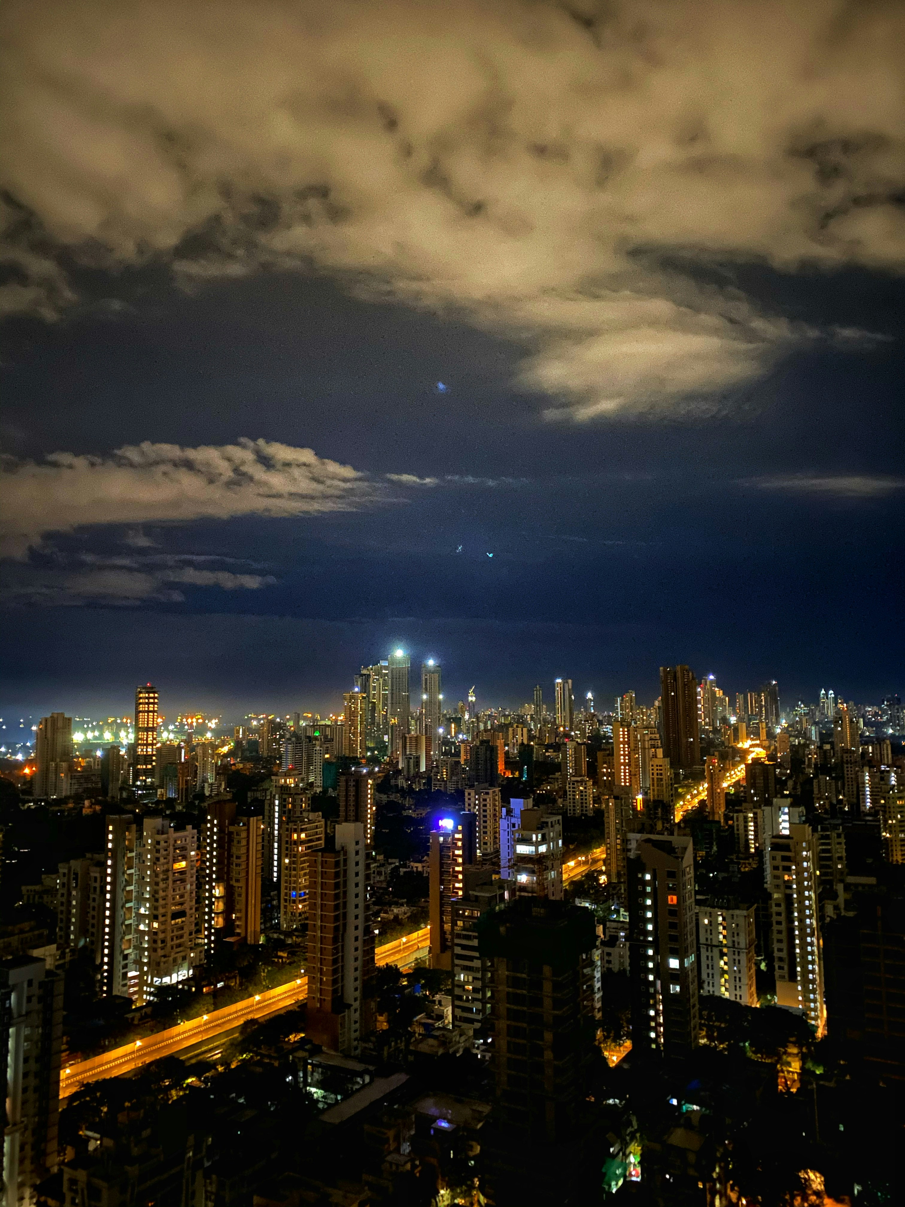 ये है मुंबई मेरी जान