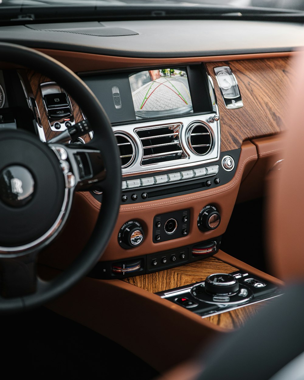 Intérieur de voiture BMW noir et marron