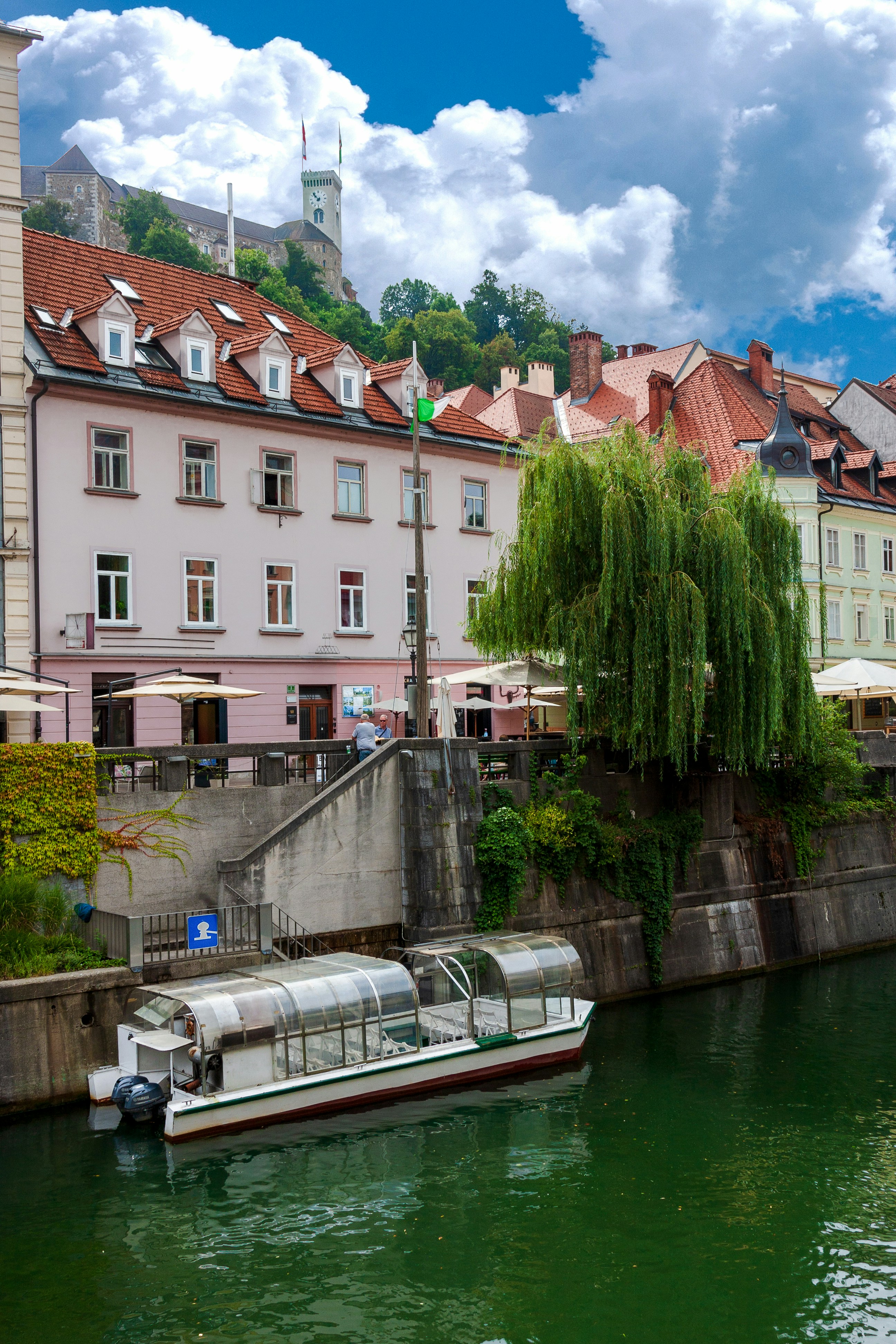 Photo by eugene_kuznetsov