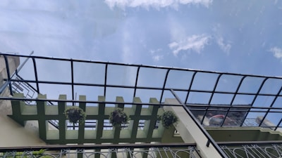 Exterior view of the Advocacia Piau building with a clear blue sky background.