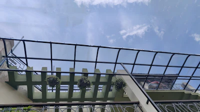 The exterior view of SMK NU Gabuswetan building under a clear sky