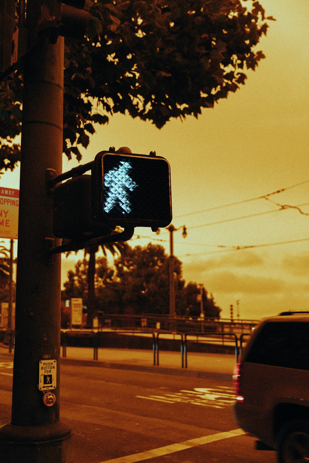black and white traffic light