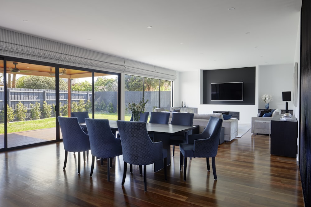 black and white dining table and chairs