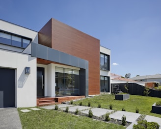 brown and white concrete building