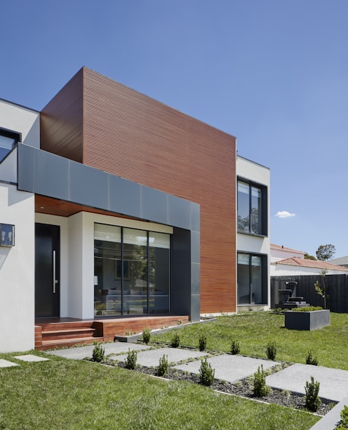 brown and white concrete building