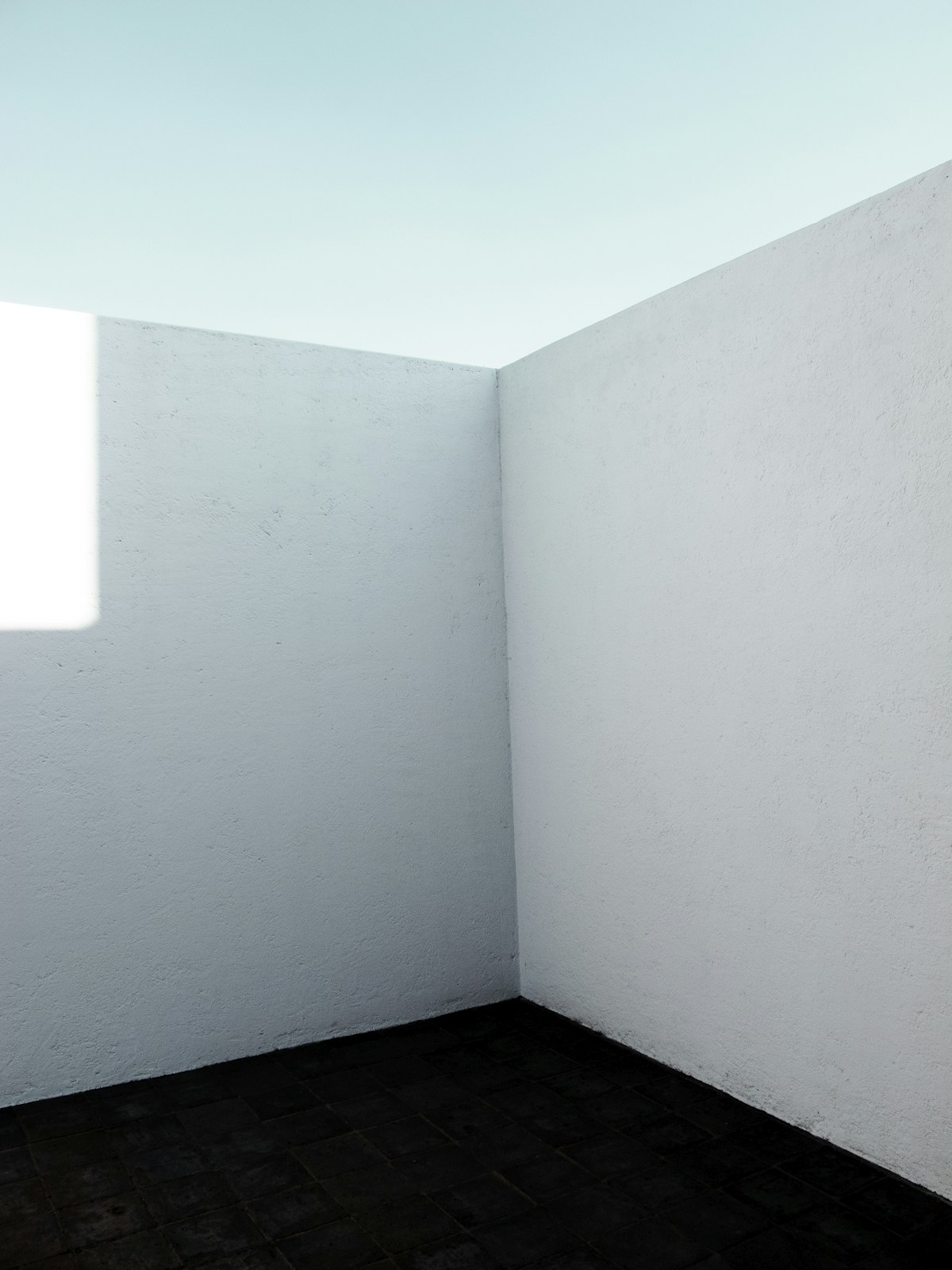 Plastering, Joinery & Carpentry, Roofing, Electrical, Plumbing & Heating image background image