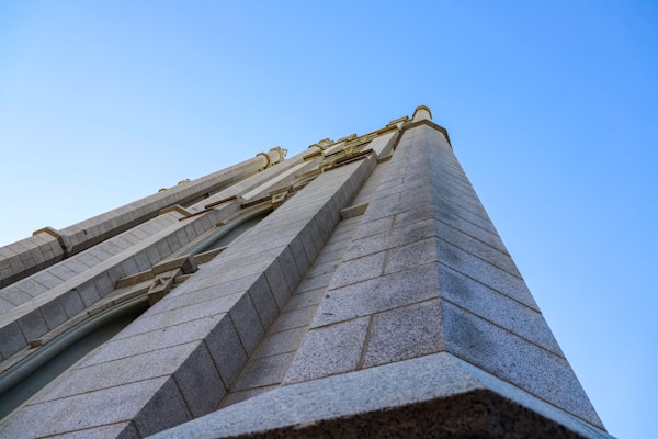 Optimal Weather & Seasons to Visit Moroni: A Complete Guide