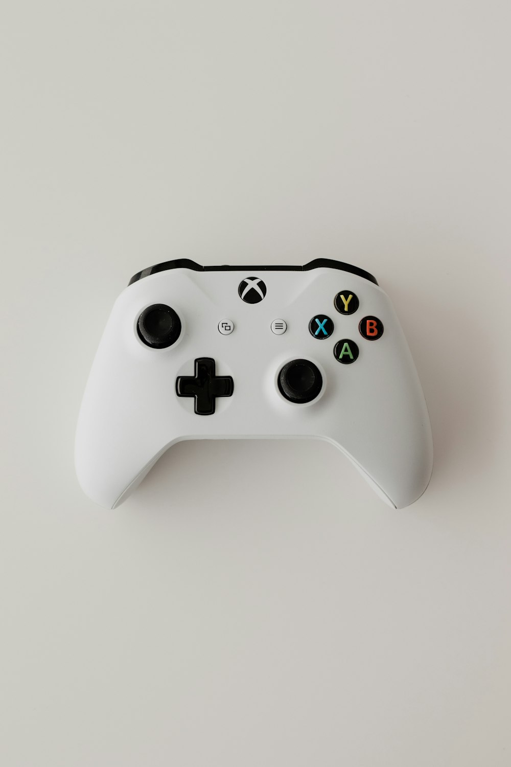 white xbox one game controller