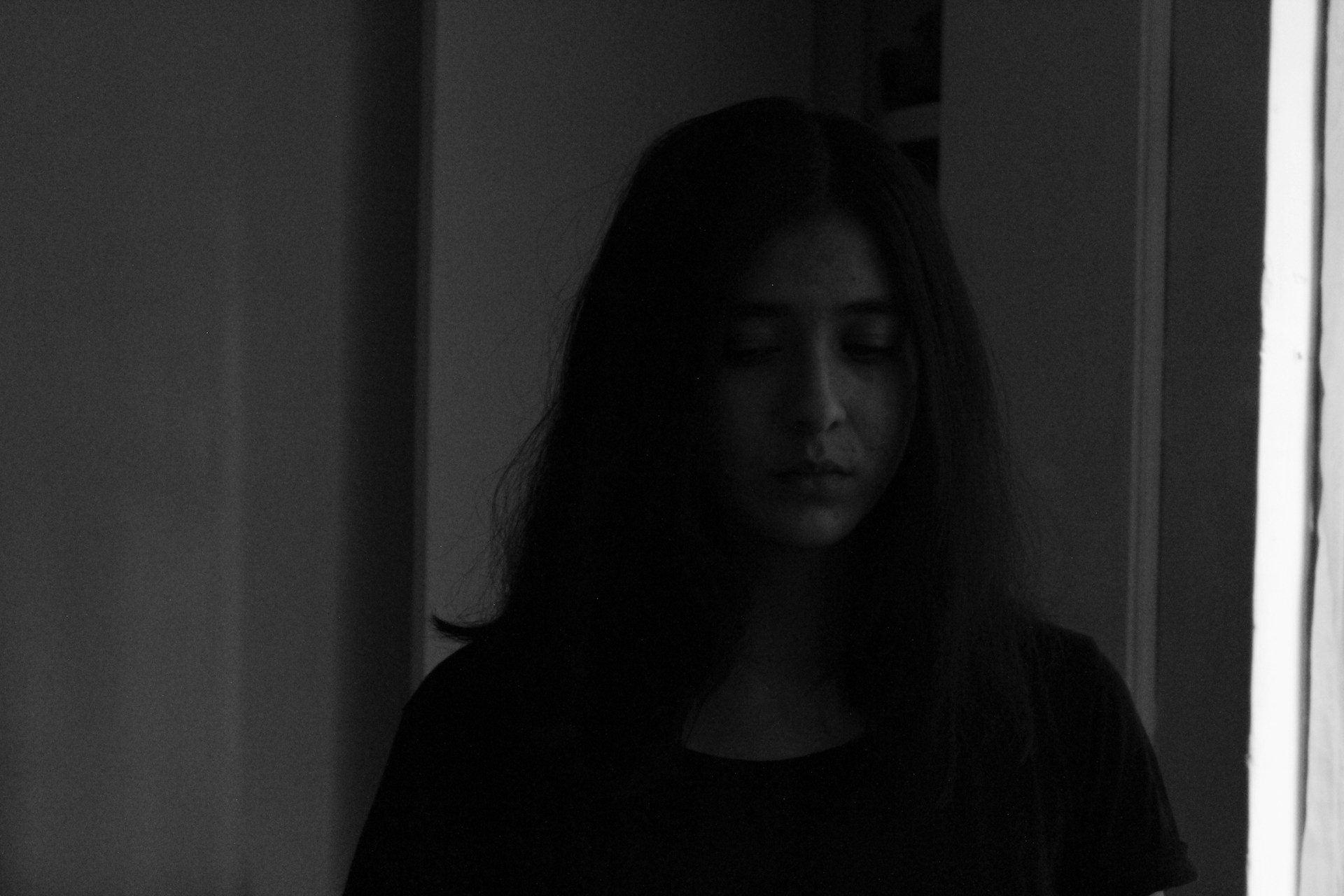 black and white bed linen