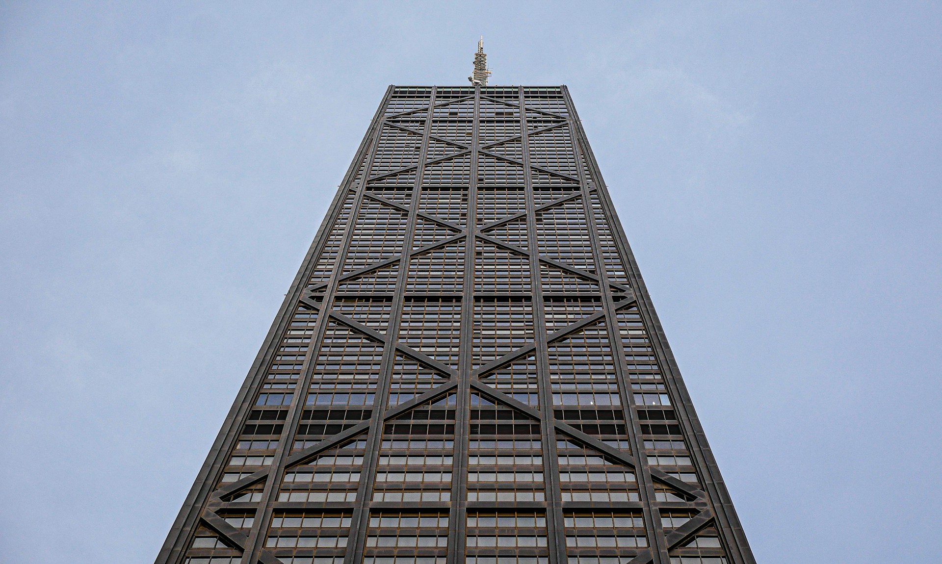 gray computer monitor