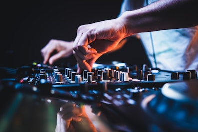 SU Sonics DJ Lessons