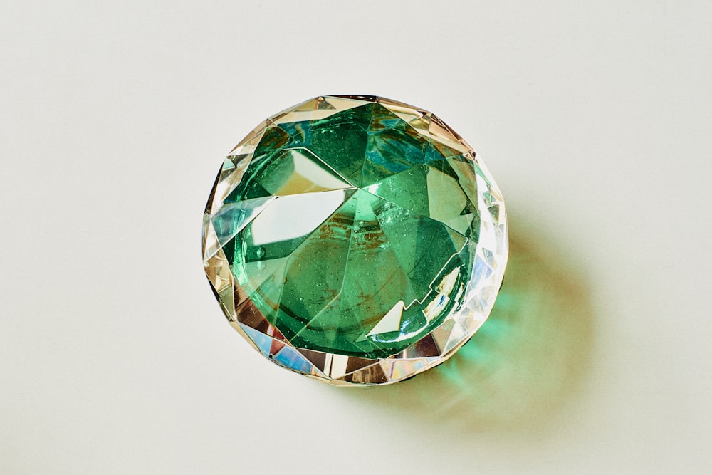 boule de verre verte et bleue