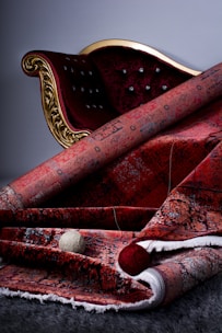 Tecido de alta qualidade em tonalidade vermelho utilizado na fabricação e reforma de estofados