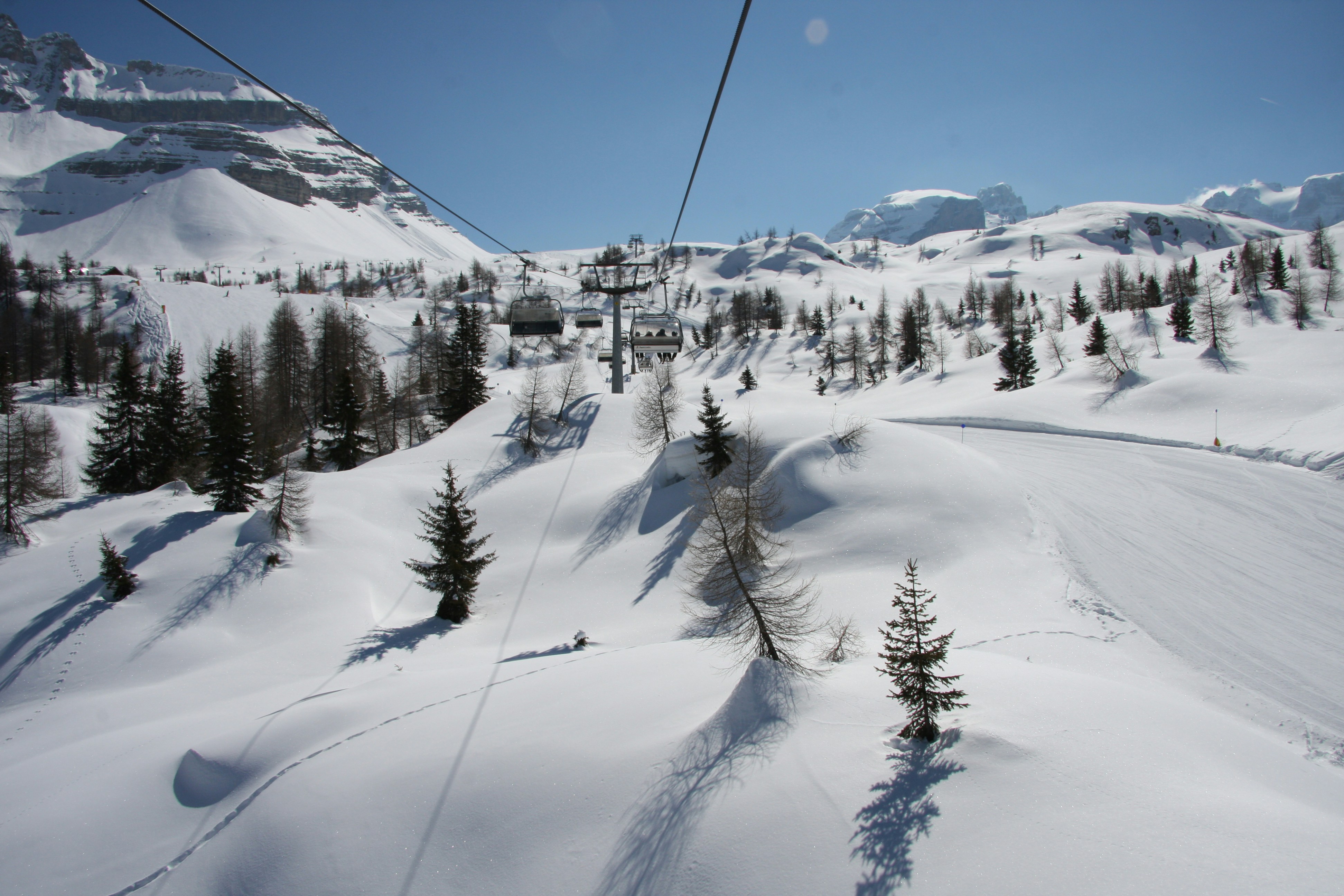 snow covered mountain during daytime
