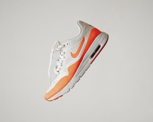 7. ハンドクリーム・ボディケアセット（ロクシタン・イソップ）