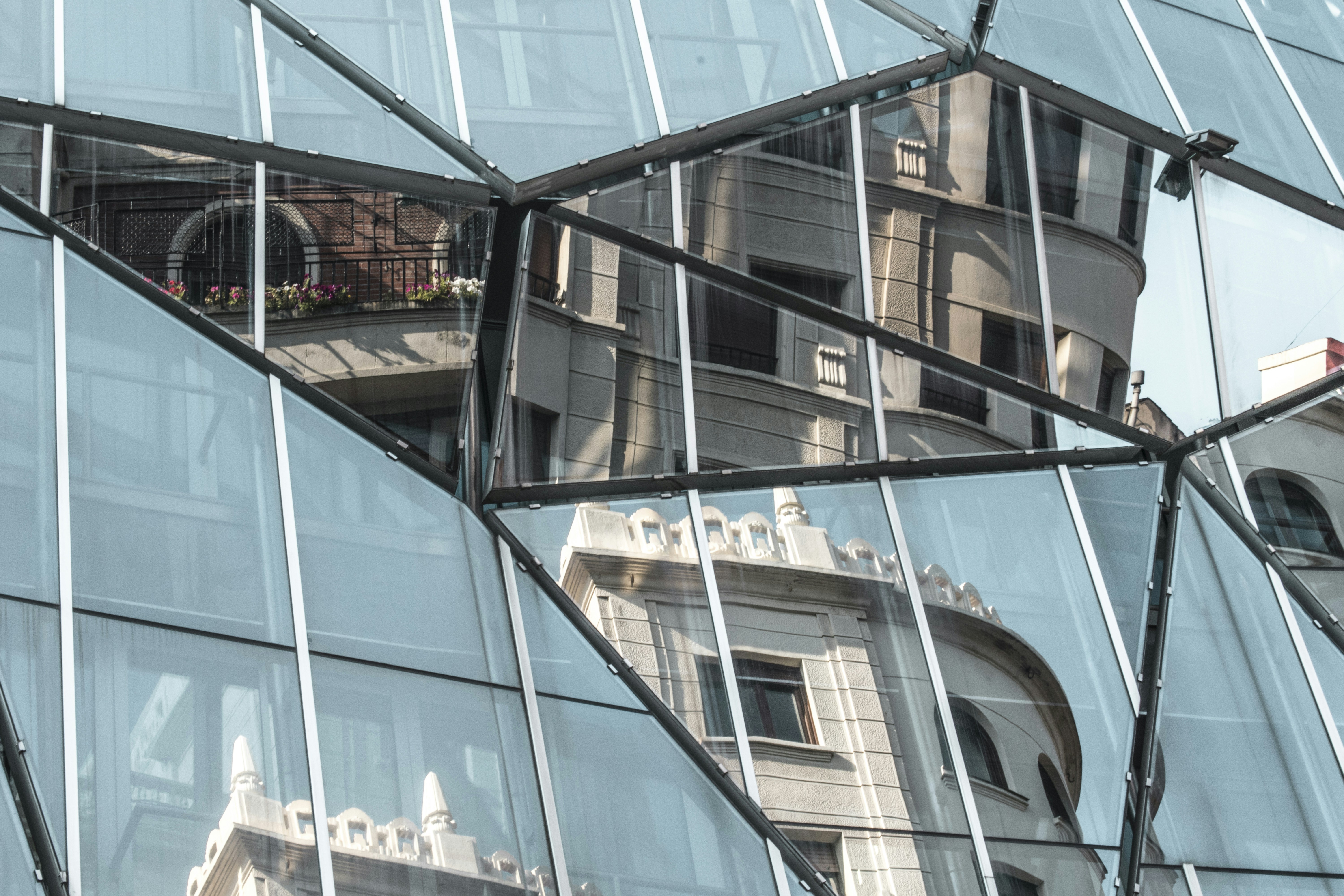 Glass Facade Free Standing Wall Support